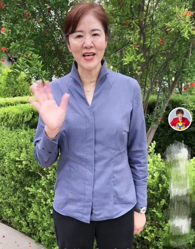 米基（格雷戈·金尼尔 Greg Kinnear 饰）是一名保险倾销员，凭仗着他的三寸不烂之舌，米基很快就在业内为本身打下了坚实的根本，很明显，今朝的那一点蝇头小利早已知足不了米基日渐扩年夜的胃口了，他正在积极寻觅可以或许令他平步青云的机遇。为了遁藏北方严寒的气候，米基南下回到了久未碰面的老婆乔安（莉·汤普森 Lea Thompson 饰）身旁，让米基没有想到的是，